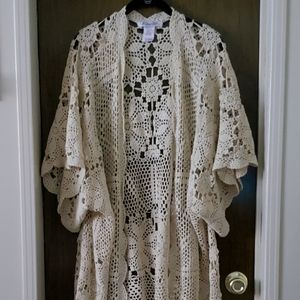 Medallion Crochet Cardigan

ROAMAN'S